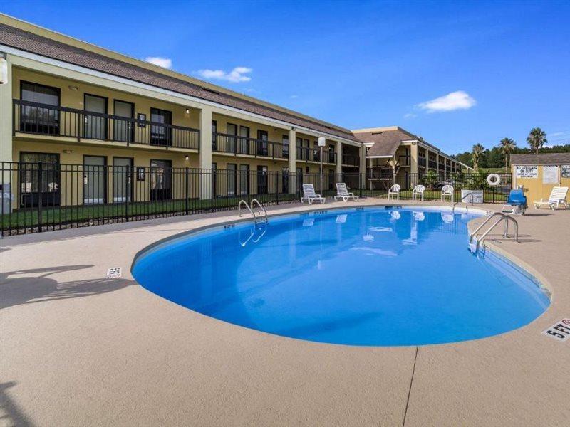 Quality Inn Coliseum Βόρειο Τσάρλεστον Εξωτερικό φωτογραφία