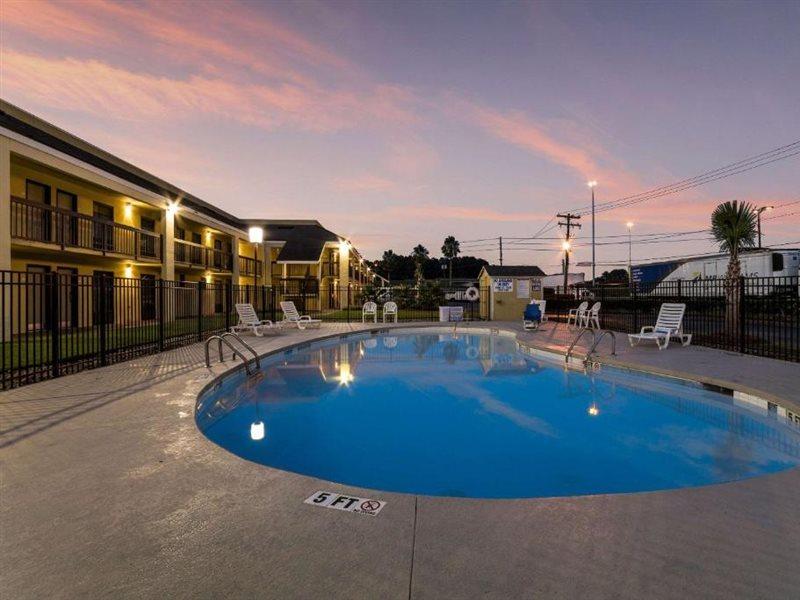 Quality Inn Coliseum Βόρειο Τσάρλεστον Εξωτερικό φωτογραφία