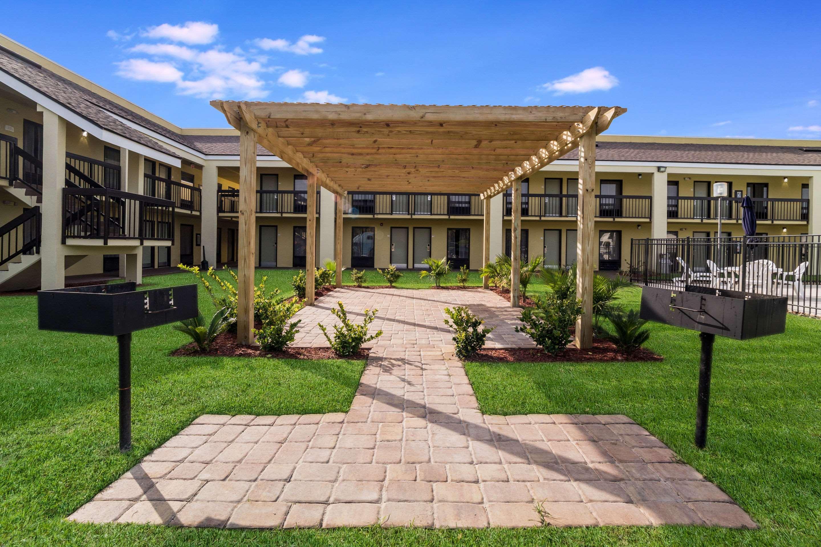 Quality Inn Coliseum Βόρειο Τσάρλεστον Εξωτερικό φωτογραφία
